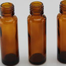 口服液灌裝旋(xuán)蓋一體機樣品